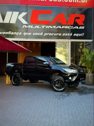 TOYOTA-HILUX-2018