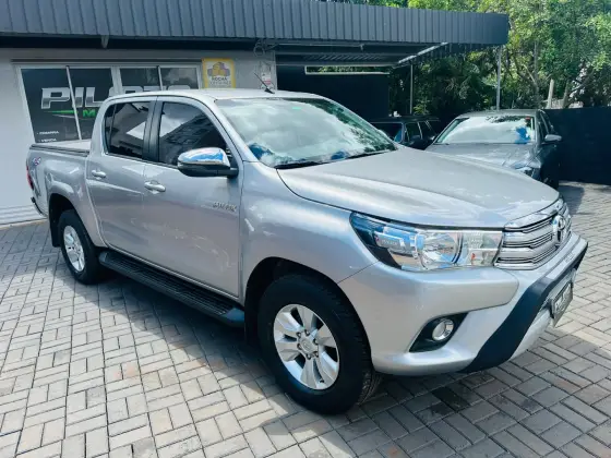 TOYOTA HILUX 2.8 SRV 4X4 CD 16V DIESEL 4P AUTOMÁTICO