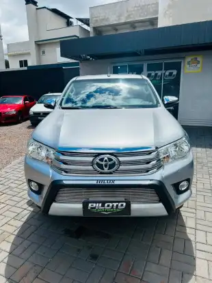 TOYOTA-HILUX-2017