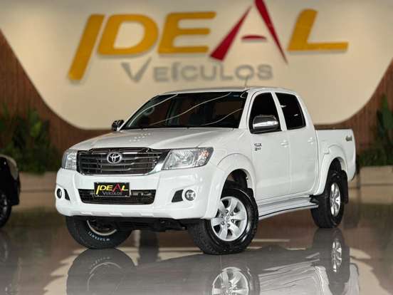 TOYOTA-HILUX-2015
