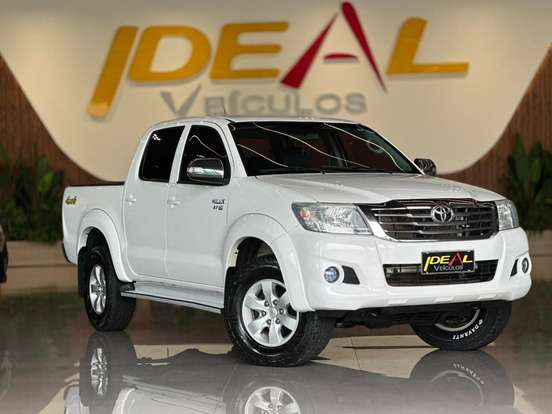 TOYOTA-HILUX-2015