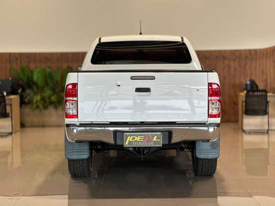 TOYOTA-HILUX-2.7 SRV 4X4 CD 16V FLEX 4P AUTOMÁTICO TOYOTA-HILUX-2015