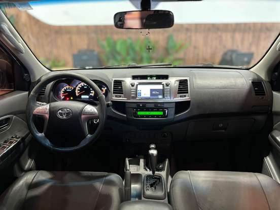 TOYOTA-HILUX-2.7 SRV 4X4 CD 16V FLEX 4P AUTOMÁTICO TOYOTA-HILUX-2015