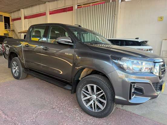TOYOTA-HILUX-2.7 SRV 4X4 CD 16V FLEX 4P AUTOMÁTICO TOYOTA-HILUX-2017