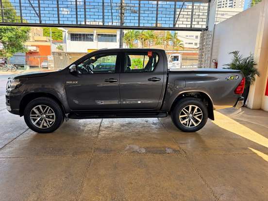 TOYOTA-HILUX-2017