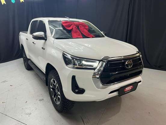 TOYOTA-HILUX-2023