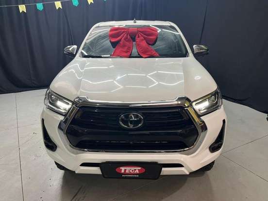 TOYOTA-HILUX-2023