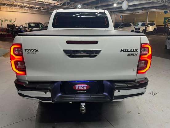 TOYOTA-HILUX-2.8 D-4D TURBO DIESEL CD CONQUEST 4X4 AUTOMÁTICO TOYOTA-HILUX-2023