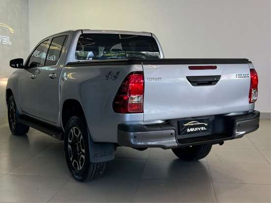 TOYOTA-HILUX-2025