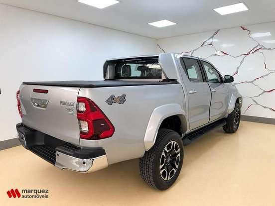 TOYOTA-HILUX-2026