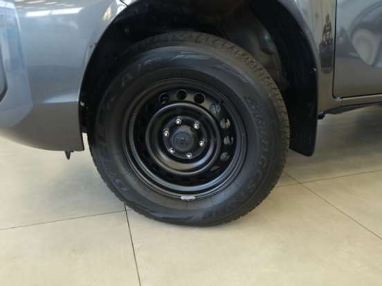 TOYOTA-HILUX-2.8 D-4D TURBO DIESEL CD POWER PACK 4X4 AUTOMÁTICO TOYOTA-HILUX-2025