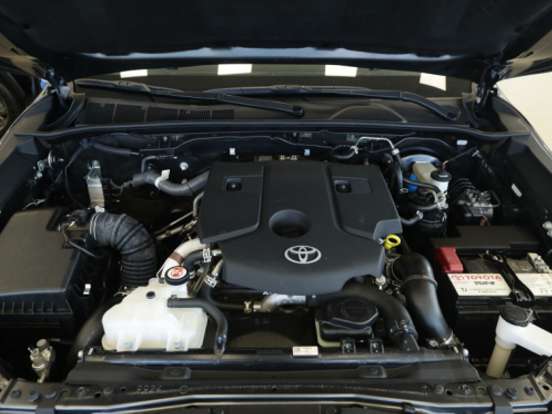 TOYOTA-HILUX-2.8 D-4D TURBO DIESEL CD POWER PACK 4X4 AUTOMÁTICO TOYOTA-HILUX-2025