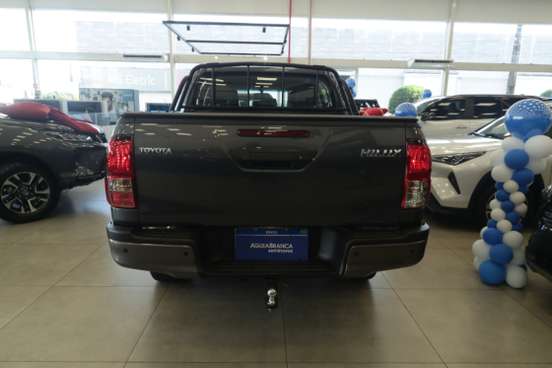TOYOTA-HILUX-2025