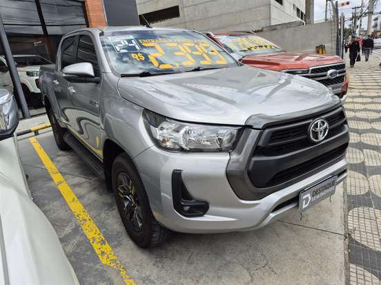 TOYOTA-HILUX-2023