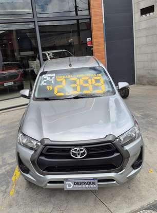TOYOTA-HILUX-2023