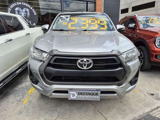 TOYOTA-HILUX-2.8 D-4D TURBO DIESEL CD SR 4X4 AUTOMÁTICO TOYOTA-HILUX-2023
