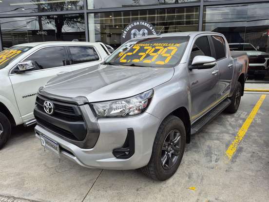 TOYOTA-HILUX-2.8 D-4D TURBO DIESEL CD SR 4X4 AUTOMÁTICO TOYOTA-HILUX-2023