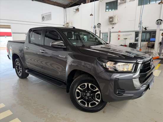 TOYOTA-HILUX-2.8 D-4D TURBO DIESEL CD SRV 4X4 AUTOMÁTICO TOYOTA-HILUX-2023