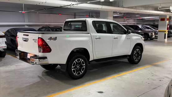 TOYOTA-HILUX-2021