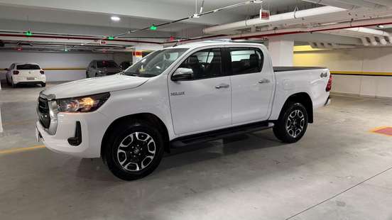 TOYOTA-HILUX-2.8 D-4D TURBO DIESEL CD SRV 4X4 AUTOMÁTICO TOYOTA-HILUX-2021