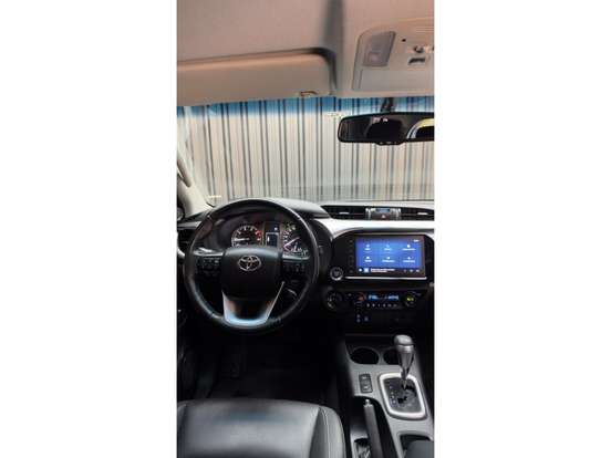 TOYOTA-HILUX-2024