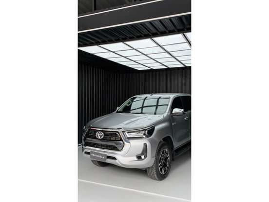 TOYOTA-HILUX-2024