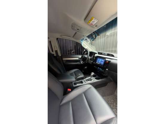 TOYOTA-HILUX-2.8 D-4D TURBO DIESEL CD SRV 4X4 AUTOMÁTICO TOYOTA-HILUX-2024