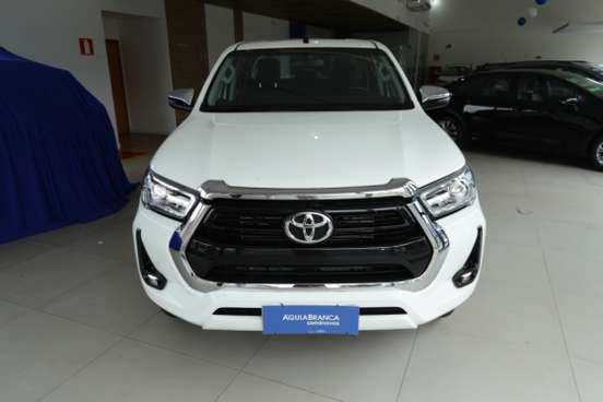 TOYOTA-HILUX-2024
