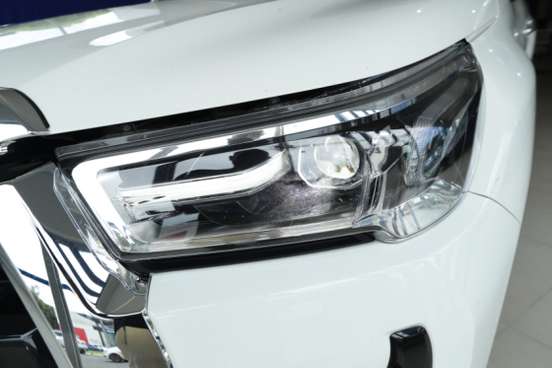 TOYOTA-HILUX-2024