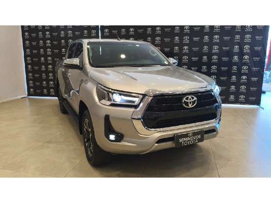 TOYOTA-HILUX-2024