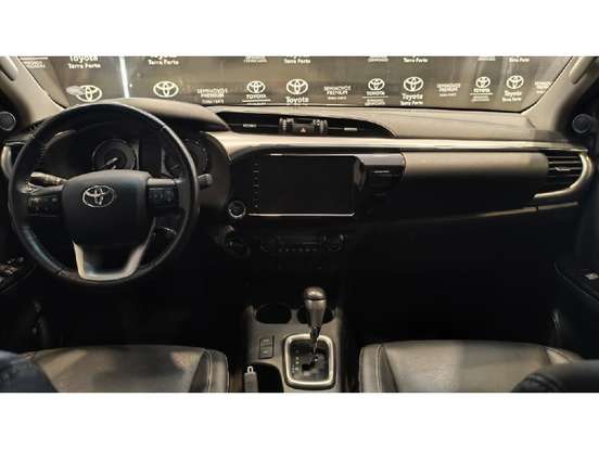 TOYOTA-HILUX-2024