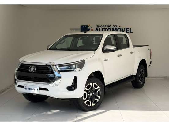 TOYOTA-HILUX-2.8 D-4D TURBO DIESEL CD SRX 4X4 AUTOMÁTICO TOYOTA-HILUX-2022