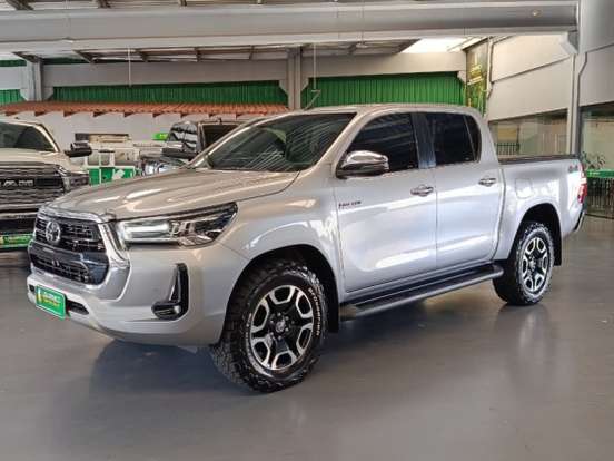TOYOTA-HILUX-2.8 D-4D TURBO DIESEL CD SRX 4X4 AUTOMÁTICO TOYOTA-HILUX-2023