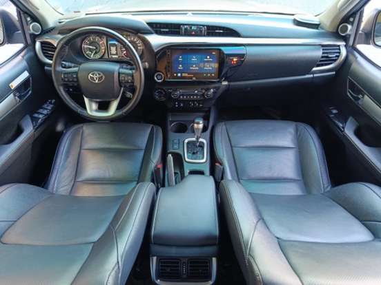 TOYOTA-HILUX-2023