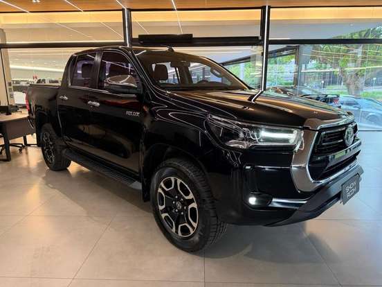 TOYOTA-HILUX-2021