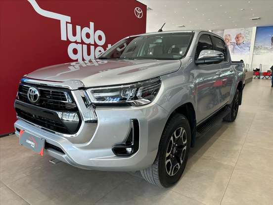 TOYOTA-HILUX-2.8 D-4D TURBO DIESEL CD SRX 4X4 AUTOMÁTICO TOYOTA-HILUX-2025