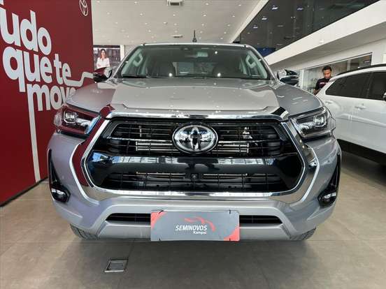 TOYOTA-HILUX-2025