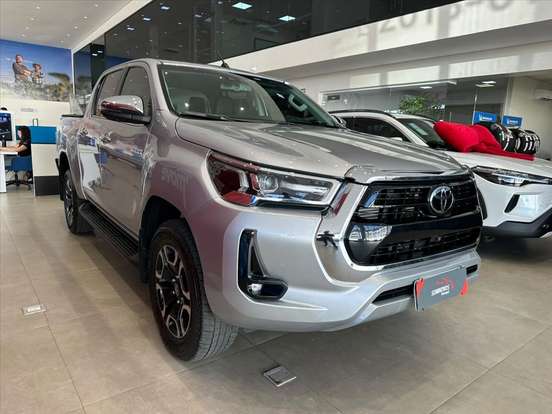 TOYOTA-HILUX-2025