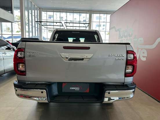 TOYOTA-HILUX-2.8 D-4D TURBO DIESEL CD SRX 4X4 AUTOMÁTICO TOYOTA-HILUX-2025
