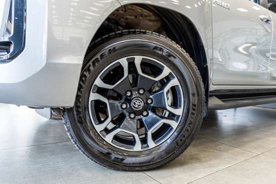 TOYOTA-HILUX-2023