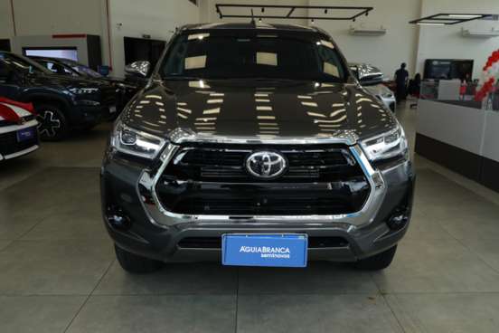 TOYOTA-HILUX-2.8 D-4D TURBO DIESEL CD SRX 4X4 AUTOMÁTICO TOYOTA-HILUX-2025