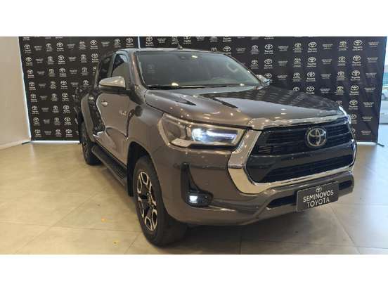 TOYOTA-HILUX-2.8 D-4D TURBO DIESEL CD SRX 4X4 AUTOMÁTICO TOYOTA-HILUX-2021