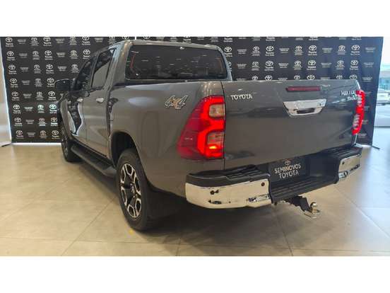 TOYOTA-HILUX-2.8 D-4D TURBO DIESEL CD SRX 4X4 AUTOMÁTICO TOYOTA-HILUX-2021
