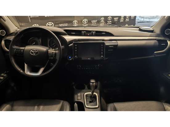 TOYOTA-HILUX-2021