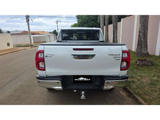 TOYOTA-HILUX-2025