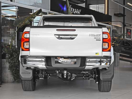 TOYOTA-HILUX-2.8 D-4D TURBO DIESEL CD SRX PLUS 4X4 AUTOMÁTICO TOYOTA-HILUX-2024
