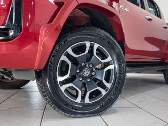 TOYOTA-HILUX-2.8 D-4D TURBO DIESEL CD SRX PLUS 4X4 AUTOMÁTICO TOYOTA-HILUX-2024