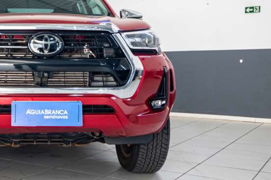 TOYOTA-HILUX-2.8 D-4D TURBO DIESEL CD SRX PLUS 4X4 AUTOMÁTICO TOYOTA-HILUX-2024