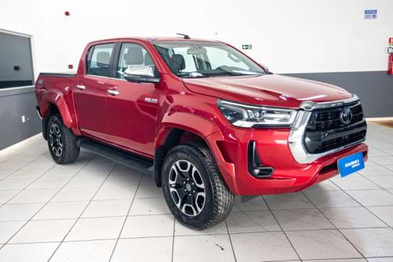 TOYOTA-HILUX-2.8 D-4D TURBO DIESEL CD SRX PLUS 4X4 AUTOMÁTICO TOYOTA-HILUX-2024