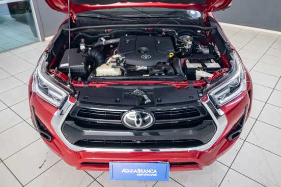 TOYOTA-HILUX-2.8 D-4D TURBO DIESEL CD SRX PLUS 4X4 AUTOMÁTICO TOYOTA-HILUX-2024